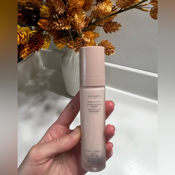 Fenty Beauty PRO FILT'R INSTANT RETOUCH PRIMER - Picture 2 of 8
